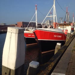 Damen Vispaleis - Situated at the harbour.