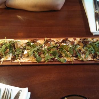 Seasons 52 - Summer fig and goat cheese flat bread - New American Near Me - Altamonte Springs, Florida Seasons 52 - Summer fig and goat cheese flat bread - New American Near Me - Altamonte Springs, Florida