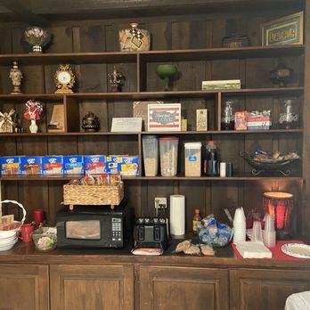 Diamond Oaks Inn - Breakfast bar - Bed & Breakfast Near Me - Murfreesboro, Arkansas Diamond Oaks Inn - Breakfast bar - Bed & Breakfast Near Me - Murfreesboro, Arkansas