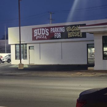The Golden Hoosier - Parking lot didn't across the street, if you can't find street parking - Burgers Near Me - St. Louis, Missouri The Golden Hoosier - Parking lot didn't across the street, if you can't find street parking - Burgers Near Me - St. Louis, Missouri