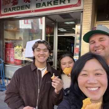 Garden Bakery - We came into Chinatown in search of pineapple buns and we found Garden Bakery!  The pineapple buns were light and fluffy and delish!!! - Bakeries Near Me - San Francisco, California