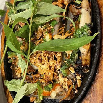 Bien Hen Restaurant - Oc mong tay nuong mo hanh - Seafood Near Me - Westminster, California Bien Hen Restaurant - Oc mong tay nuong mo hanh - Seafood Near Me - Westminster, California