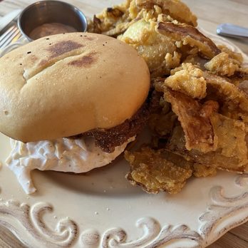 Little Mac's - Fried chicken burger with coleslaw and onion petals - Specialty Food Near Me - Ottawa, Ontario Little Mac's - Fried chicken burger with coleslaw and onion petals - Specialty Food Near Me - Ottawa, Ontario