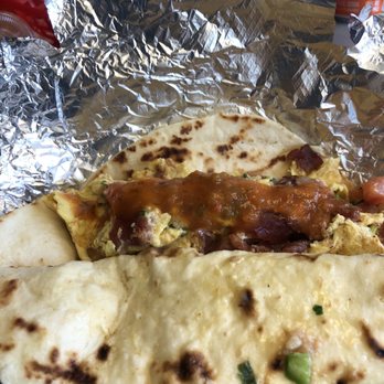 La Barbaqoa - Bacon and egg...always al la Mex!!! - Tacos Near Me - Carrizo Springs, Texas