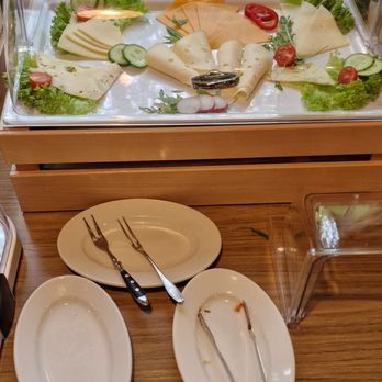 Grüner Baum - Käseauswahl beim Buffet - German Near Me - Birkenau, HE