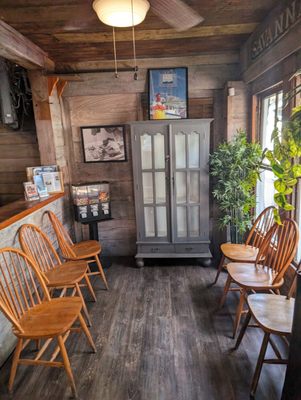 Tubby's Tank House Thunderbolt by null