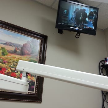 James R Sampson, DMD - Sampson Dentistry - Relaxing room with TV for the dental work. - Periodontists Near Me - Hoover, Alabama James R Sampson, DMD - Sampson Dentistry - Relaxing room with TV for the dental work. - Periodontists Near Me - Hoover, Alabama
