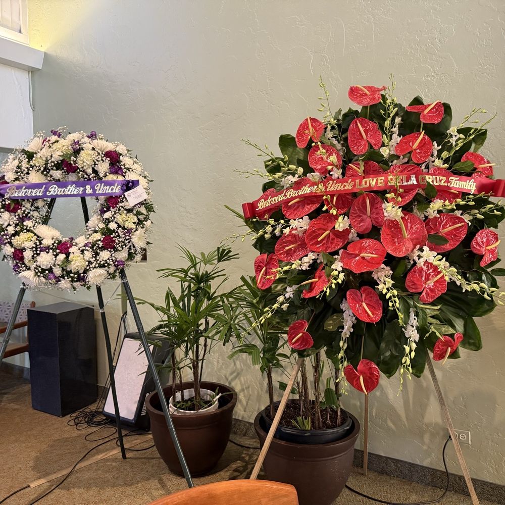 Flowers by Fletcher - Beautiful, Full, and Heartfelt Arrangements - Florists Near Me - Honolulu, Hawaii Flowers by Fletcher - Beautiful, Full, and Heartfelt Arrangements - Florists Near Me - Honolulu, Hawaii