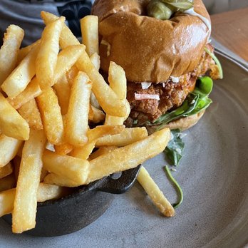 Yardbird - Nashville Hot Yardbird Sandwich - Southern Near Me - Los Angeles, California