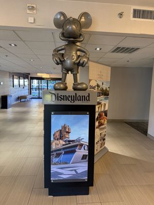 Sheraton Park Hotel at the Anaheim Resort by null