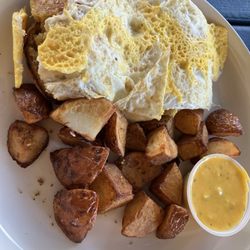 Kona Bay Cafe - Crab Benny with home fries
