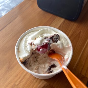 Orange Octopus - Coconut sundae - Ice Cream & Frozen Yogurt Near Me - Sarasota, Florida Orange Octopus - Coconut sundae - Ice Cream & Frozen Yogurt Near Me - Sarasota, Florida