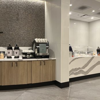 The Club - Drink dessert and food bar - Airport Lounges Near Me - Chicago, Illinois The Club - Drink dessert and food bar - Airport Lounges Near Me - Chicago, Illinois