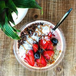 Vibe Smoothie Bar - Strawnana smoothie bowl