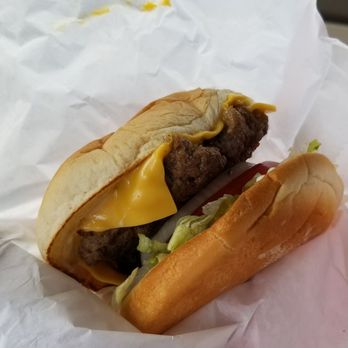 Bev's Burger Cafe - Simple....Clean Burgers.....Yummy !!! - Burgers Near Me - High Springs, Florida