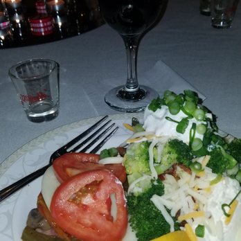 Arrowhead Golf Club - Evening grub. - Golf Near Me - Wheaton, Illinois