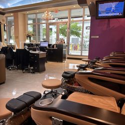 Venetian Nail Spa - Midtown Doral - Entrance and pedicure massage chairs