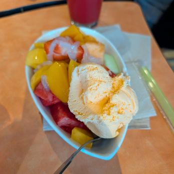 Kowloon Tong Dessert Cafe - Desserts Near Me - San Francisco, California