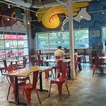 Dave's Hot Chicken - Chicken Shop Near Me - Kissimmee, Florida