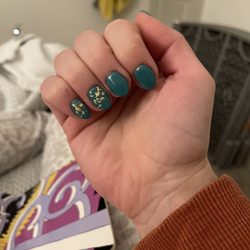 Amazin Nails - Nails with gold foil