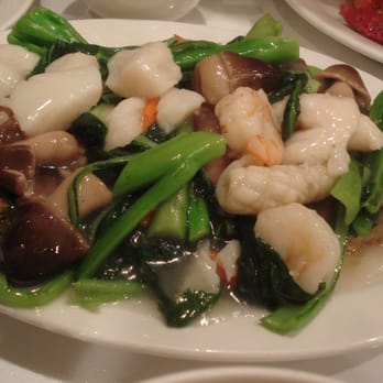 Lobster King - seafood cake noodle - Seafood Near Me - Honolulu, Hawaii
