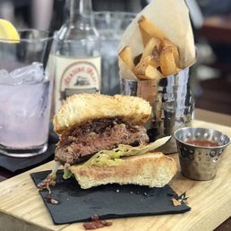 Franklin Station Burger