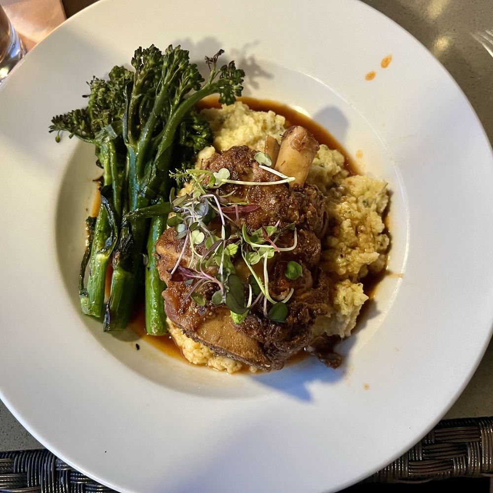 Epulo Bistro - Oso Bucco - Modern European Near Me - Edmonds, Washington Epulo Bistro - Oso Bucco - Modern European Near Me - Edmonds, Washington