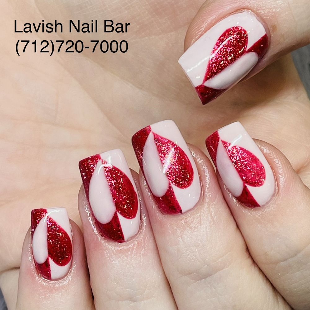 Lavish Nail Bar Logo