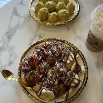 Lukumadness - Our beautiful plates of loukoumades. - Desserts Near Me - White Plains, New York Lukumadness - Our beautiful plates of loukoumades. - Desserts Near Me - White Plains, New York