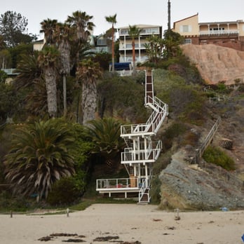Thousand Steps Beach - View on the beach of others homes - Beaches Near Me - Laguna Beach, California