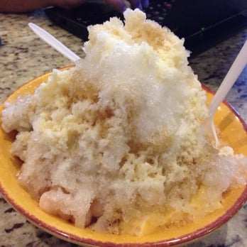 CoCo's Cafe - Mountain of lots of plain ice. Not impressive - Taiwanese Near Me - Austin, Texas