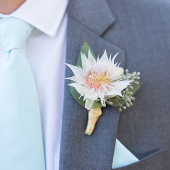 Milieu Florals - Groomsmen boutonniere
Becca Rillo Photography - Florists Near Me - Torrance, California Milieu Florals - Groomsmen boutonniere
Becca Rillo Photography - Florists Near Me - Torrance, California