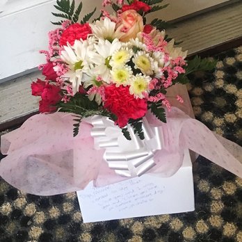 Stop & Shop - Mother's Day vase in a box - Grocery Near Me - Quincy, Massachusetts
