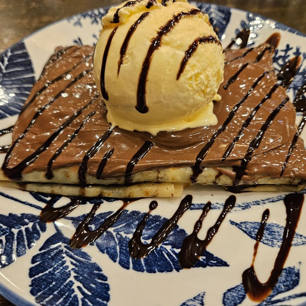 Café Breton - Mango Crepe with Nutella and Vanilla Ice Cream - Cafes Near Me - Makati, NCR