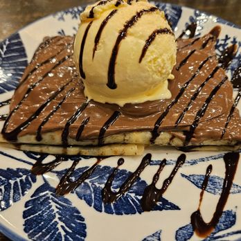 Café Breton - Mango Crepe with Nutella and Vanilla Ice Cream - Cafes Near Me - Makati, NCR Café Breton - Mango Crepe with Nutella and Vanilla Ice Cream - Cafes Near Me - Makati, NCR