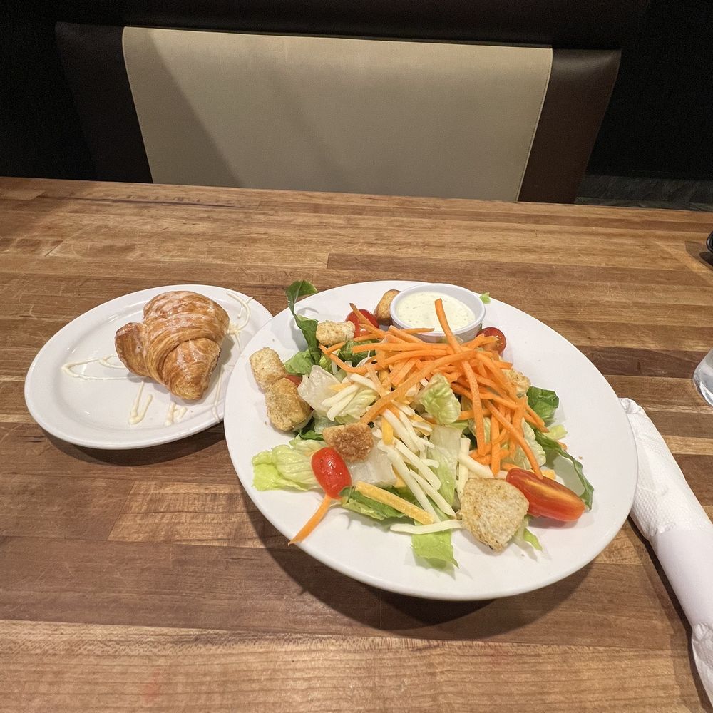 Cheddar's Scratch Kitchen - Garden salad - American Near Me - Daytona Beach, Florida Cheddar's Scratch Kitchen - Garden salad - American Near Me - Daytona Beach, Florida