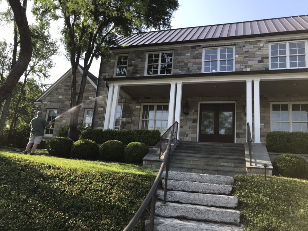 Slide of 1st Choice Softwash Solutions