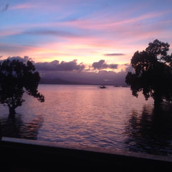 Badjao Seafront Restaurant - No filter! View of the sunset. Have dinner just before sunset so you can catch this beautiful view!!!! - Seafood Near Me - Puerto Princesa, PLW