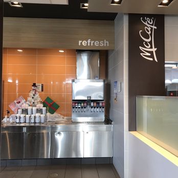 McDonald's - Xmas decor - Fast Food Near Me - Kapaa, Hawaii