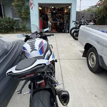 Moto Mecha - Me waiting for my turn to hop on the lift and get this beautiful thing dialed in! - Motorcycle Repair Near Me