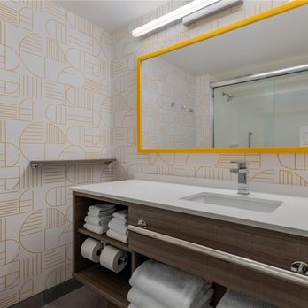 Home2 Suites by Hilton Ames - Guest room bath - Hotels Near Me - Ames, Iowa Home2 Suites by Hilton Ames - Guest room bath - Hotels Near Me - Ames, Iowa
