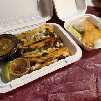 Sabor Hondureño - Birria tacos! - Food Trucks Near Me - East Meadow, New York Sabor Hondureño - Birria tacos! - Food Trucks Near Me - East Meadow, New York