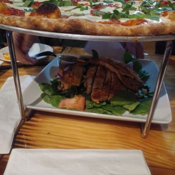 Paulie's Brickhouse - Salad with chicken - Beer Bar Near Me - Jersey City, New Jersey