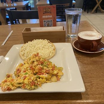 El Balcon De Las Americas - Huevos Pericos, arepa, hot chocolate, water. - Colombian Near Me - Deerfield Beach, Florida El Balcon De Las Americas - Huevos Pericos, arepa, hot chocolate, water. - Colombian Near Me - Deerfield Beach, Florida