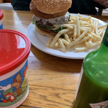 Beckie's Cafe - Fire on a mountain burger - American Near Me - Prospect, Oregon
