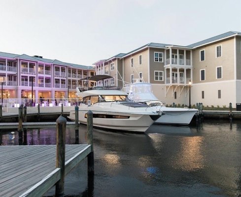 Waterline Villas & Marina, Autograph Collection by null