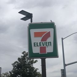 7-Eleven - Sign
