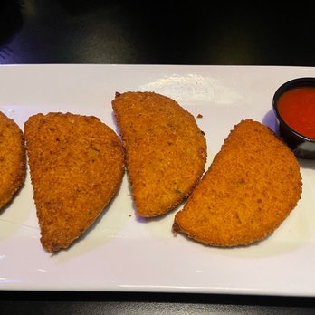 Hops at the Paddock - Mozzarella moons - New American Near Me - Allentown, Pennsylvania