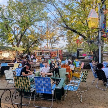 Truck Yard - Lots of seating - Food Trucks Near Me - Dallas, Texas