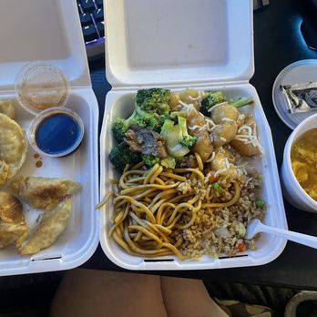 Great Wall Express - Potstickers, half rice, half noodles with mayonnaise shrimp and beef broccoli. Egg drop soup. - Chinese Near Me - Elko, Nevada Great Wall Express - Potstickers, half rice, half noodles with mayonnaise shrimp and beef broccoli. Egg drop soup. - Chinese Near Me - Elko, Nevada
